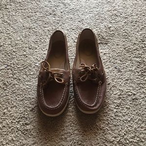 Dark brown Sperry’s